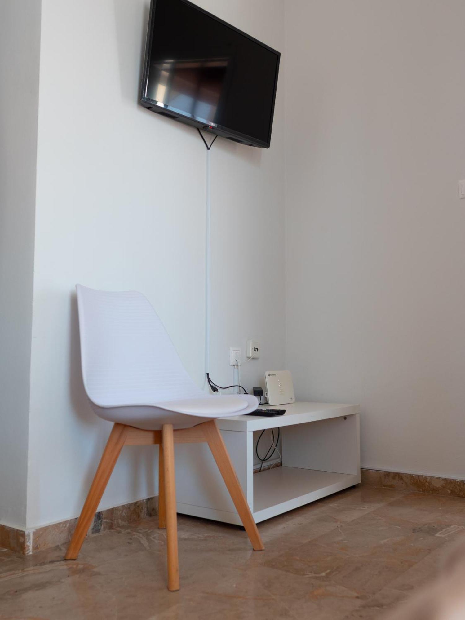 Whitehouse Loutraki Apartment Exterior photo